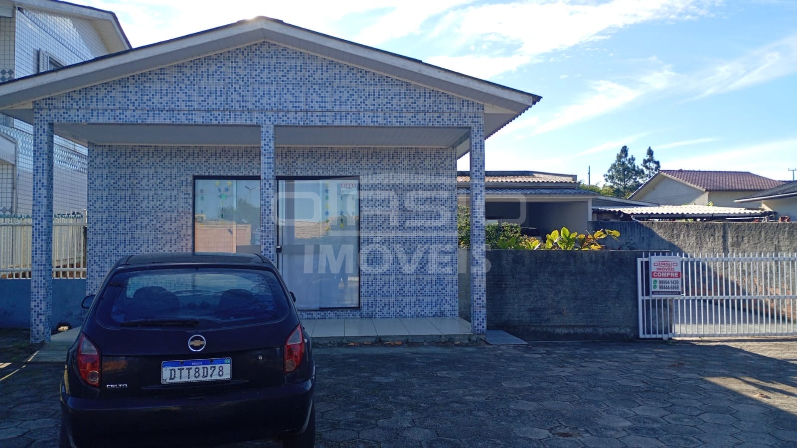 CASA COM SALA COMERCIAL LAGOA DOS ESTEVES