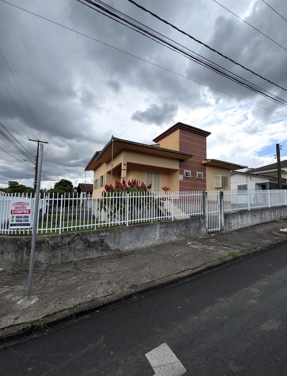 Casa próxima à praça da chaminé
