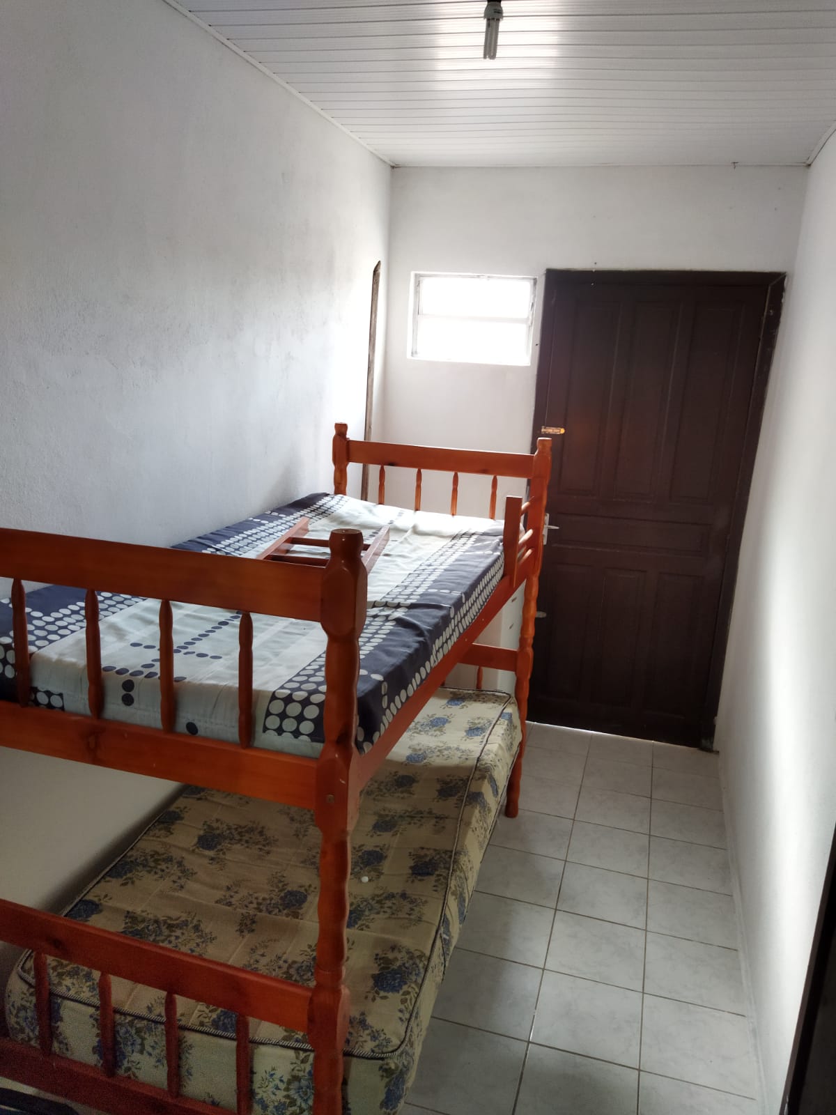 Casa 2 quartos- Centro